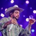 'Não conseguiu cantar de tão bêbado': como excesso de álcool nos palcos e bastidores afeta rotina dos artistas