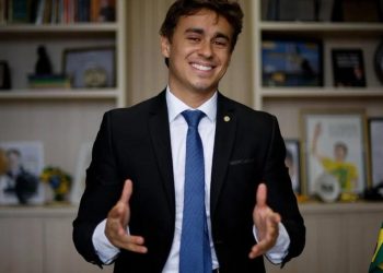 Nikolas usa música com ofensas à polícia ao anunciar emenda para batalhão da PM e gera repercussão